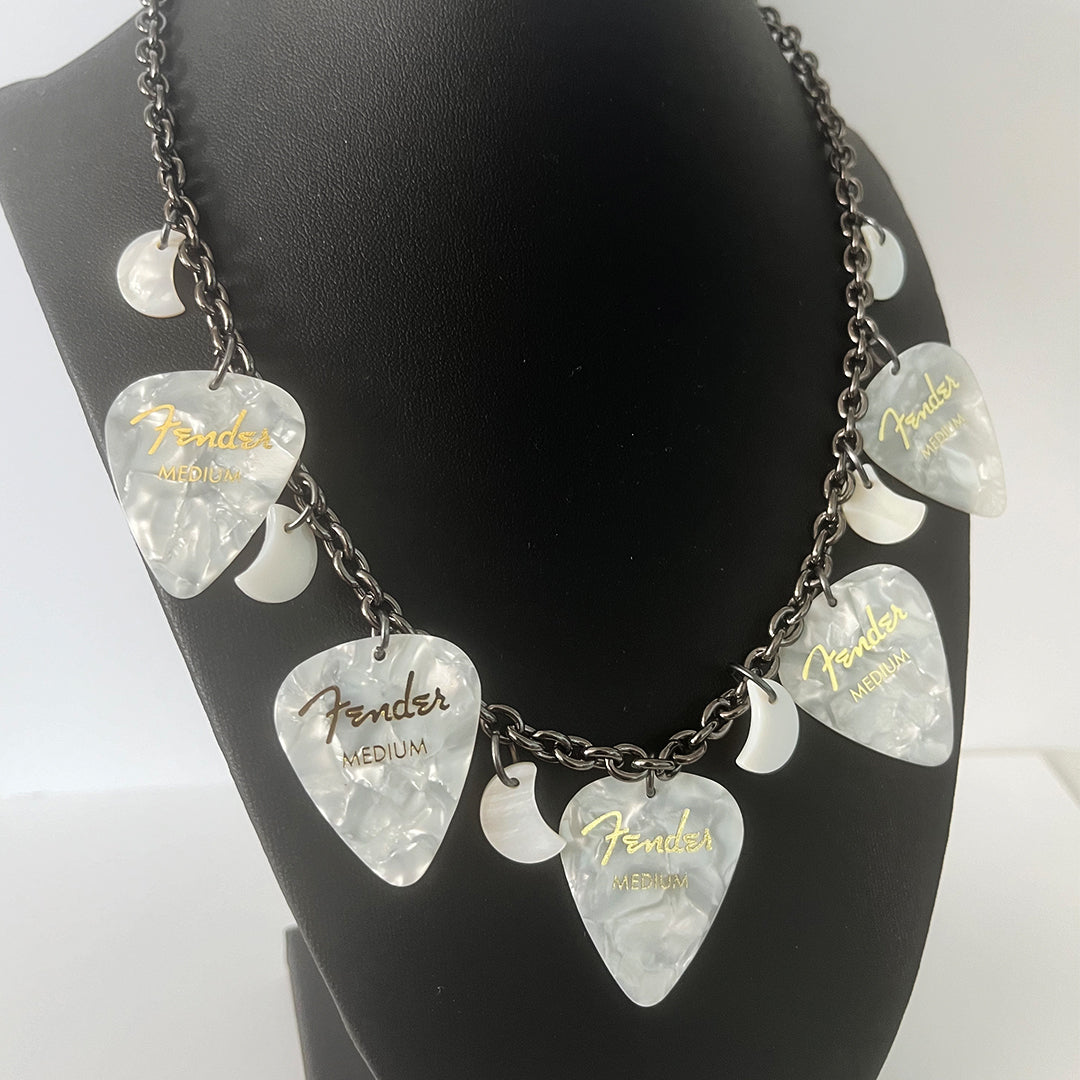 FRESH PICKS Moon Glow Necklace