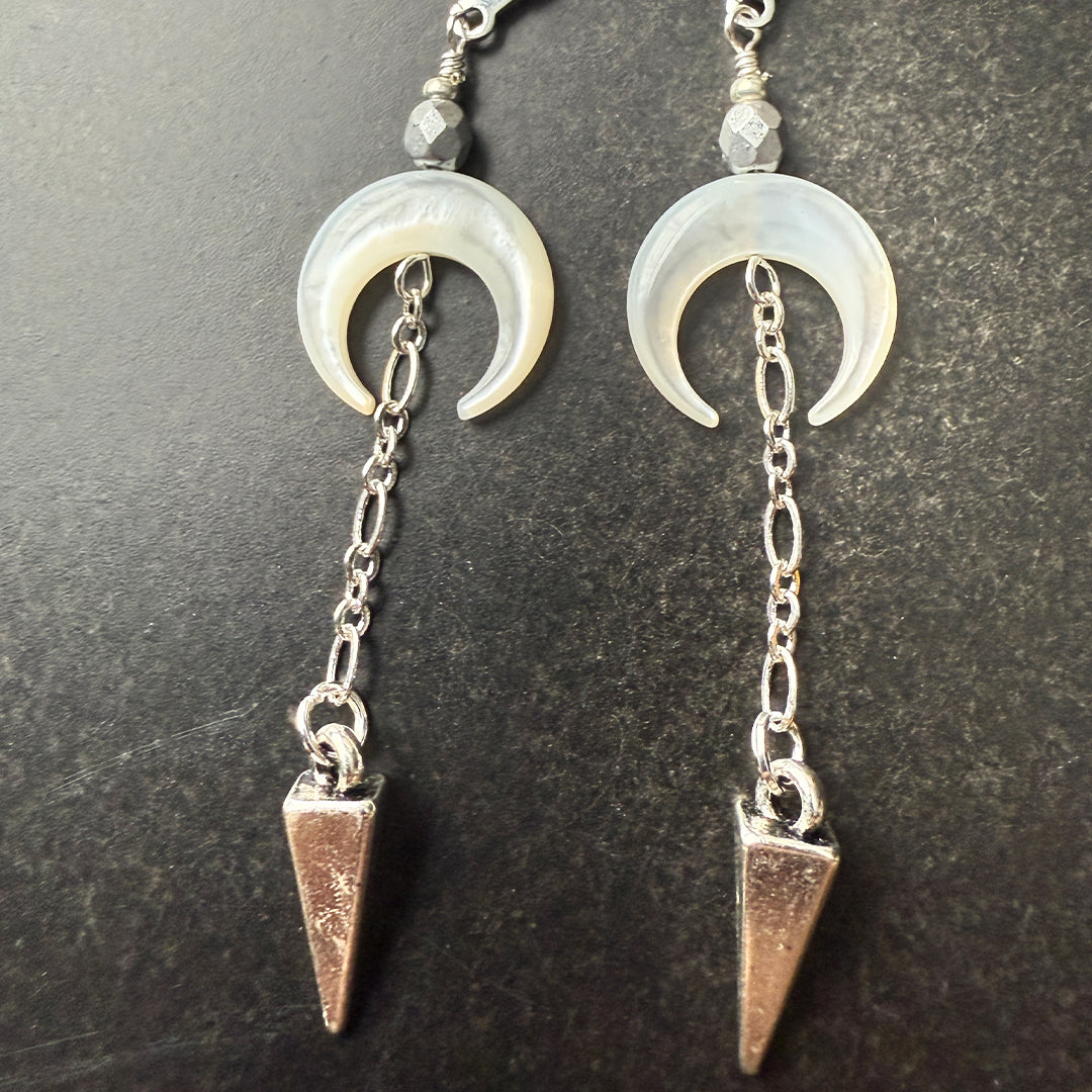 Pendulum Light Moon earrings