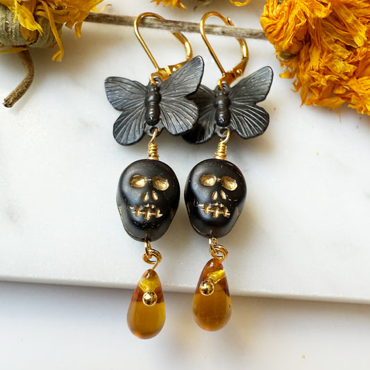 Amber Flight Memento Skull Earrings