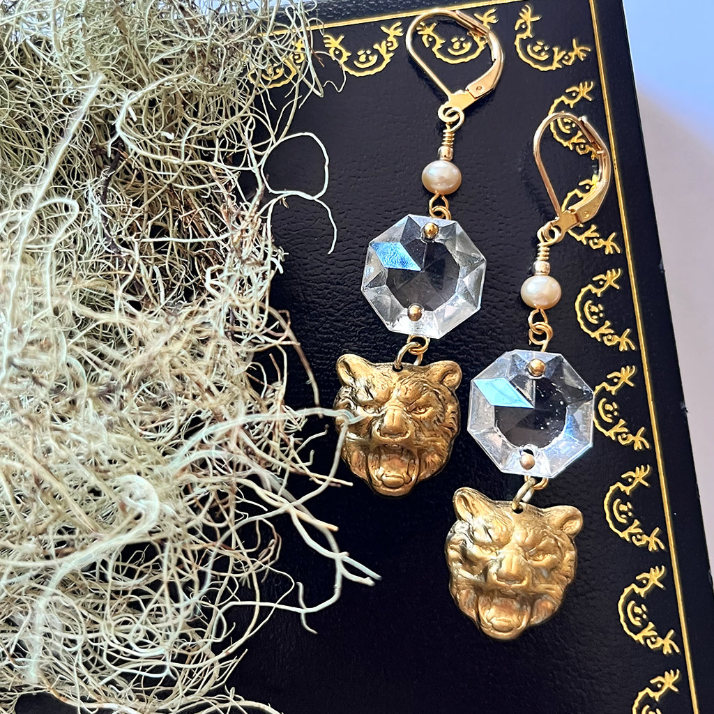 Darkives Crystal Cat Earrings Gold