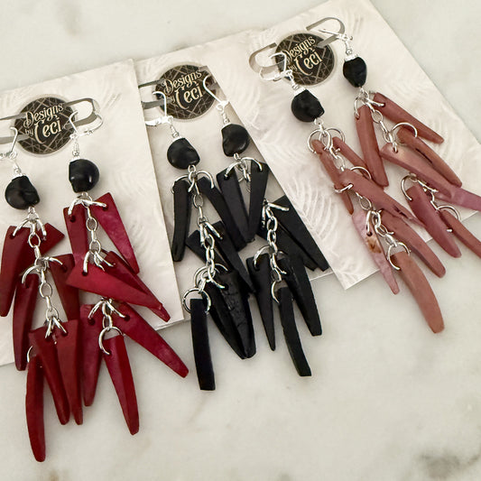 Black Stone Skull Cascade (Red)