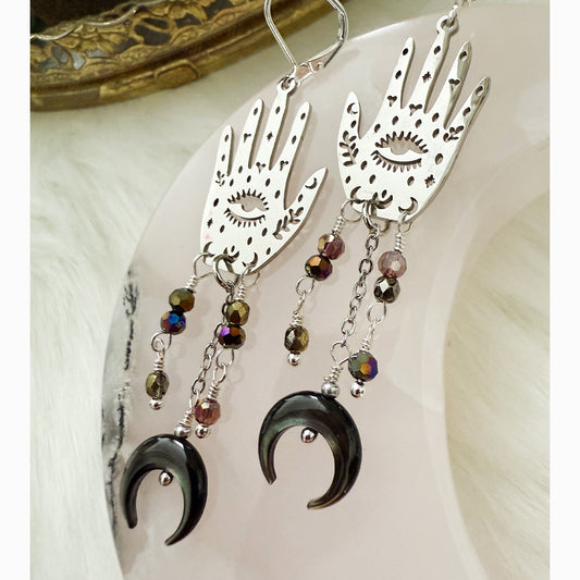 Fortune Earrings Shell Moons