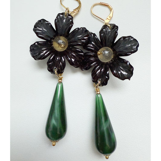 Dark Daisy Emerald Drop