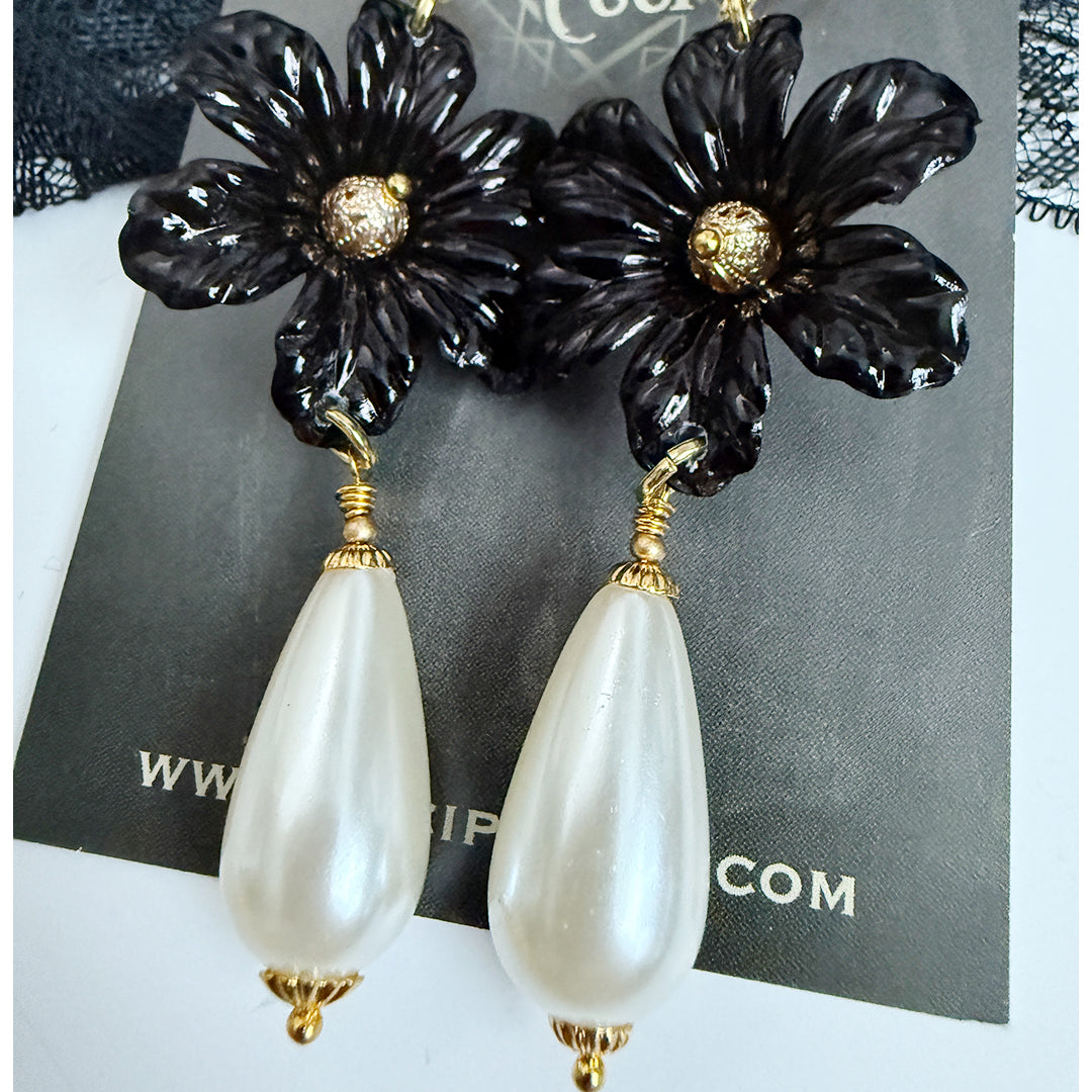 Marguerite Flower Earrings