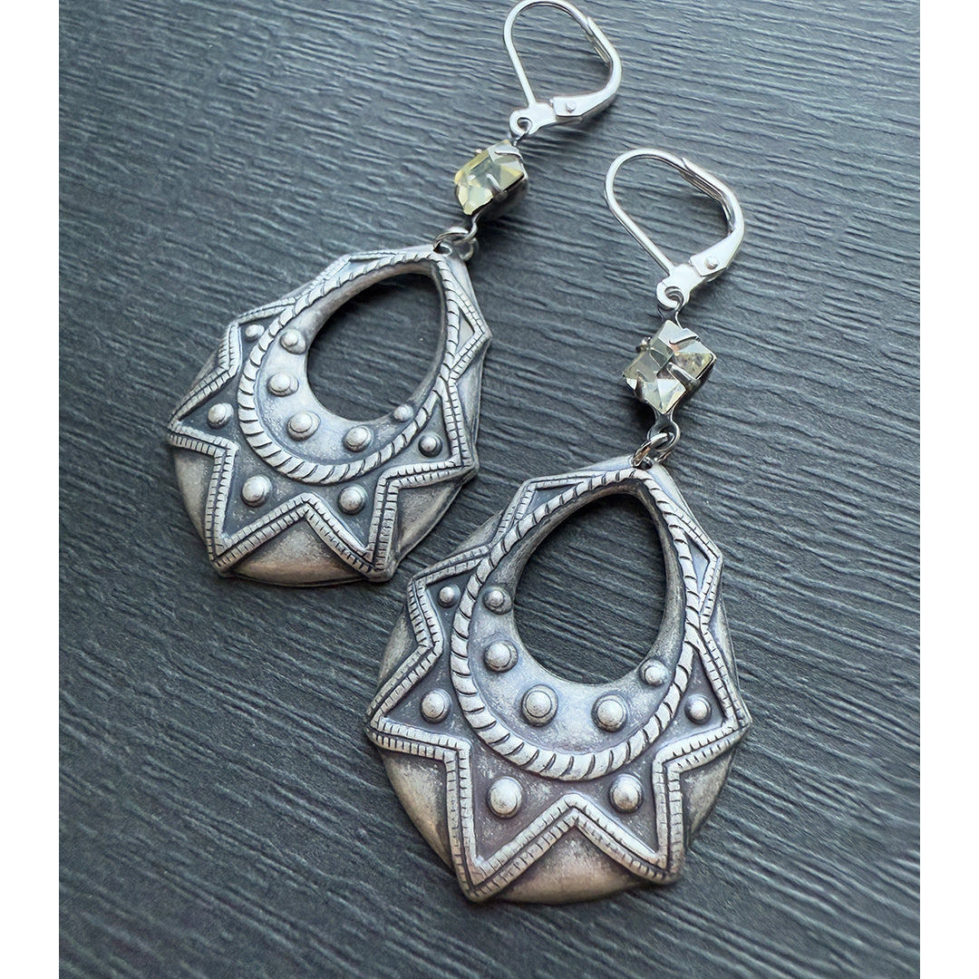 Mana Teardrop Hoops