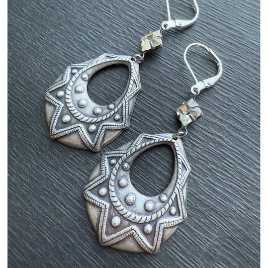 Mana Teardrop Hoops