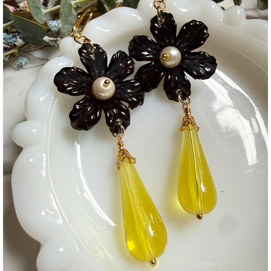 Daisy Dew Drop Earrings YELLOW